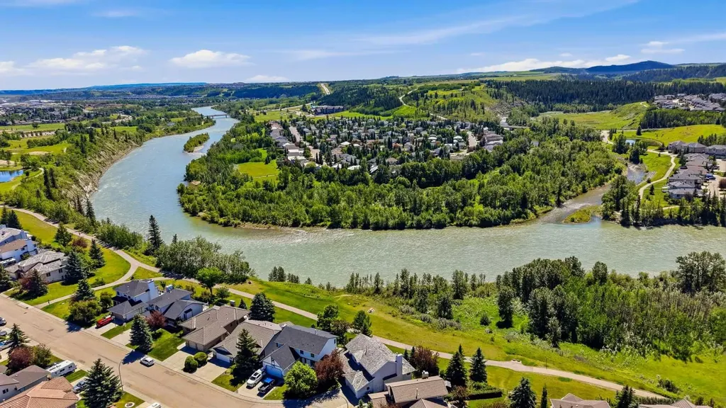 39 West Terrace Crescent Cochrane AB T4C 1R7