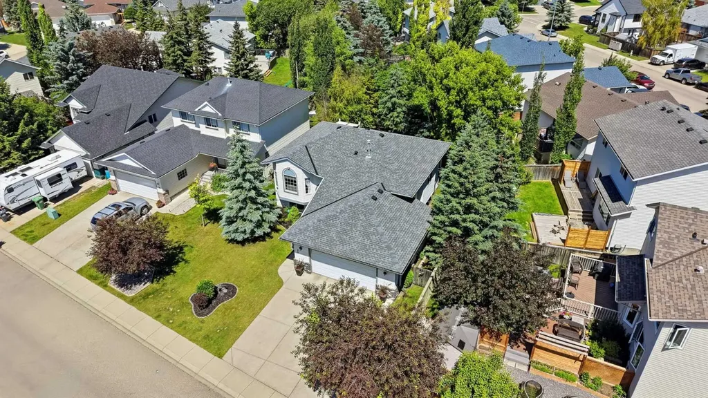 39 West Terrace Crescent Cochrane AB T4C 1R7
