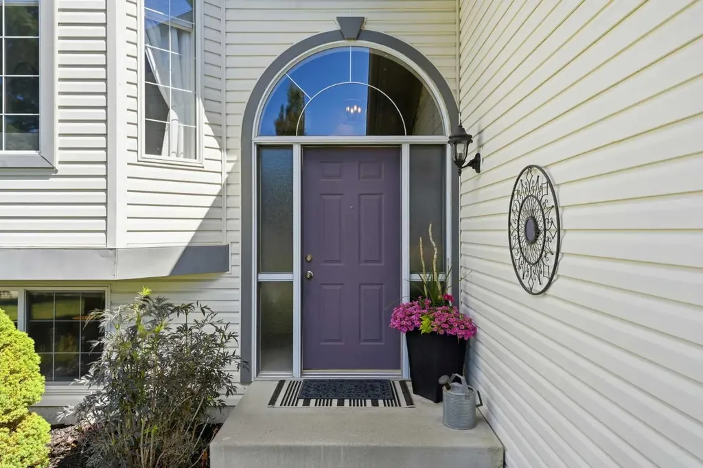 39 West Terrace Crescent Cochrane AB T4C 1R7