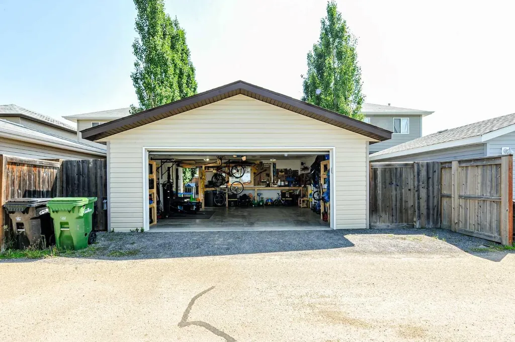 4504 74 Street Camrose AB T4V 2T4
