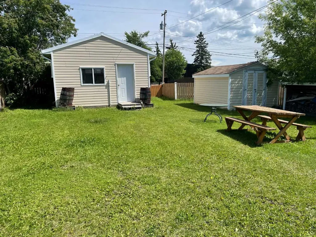 10705 111 Street Fairview AB T0H 1L0