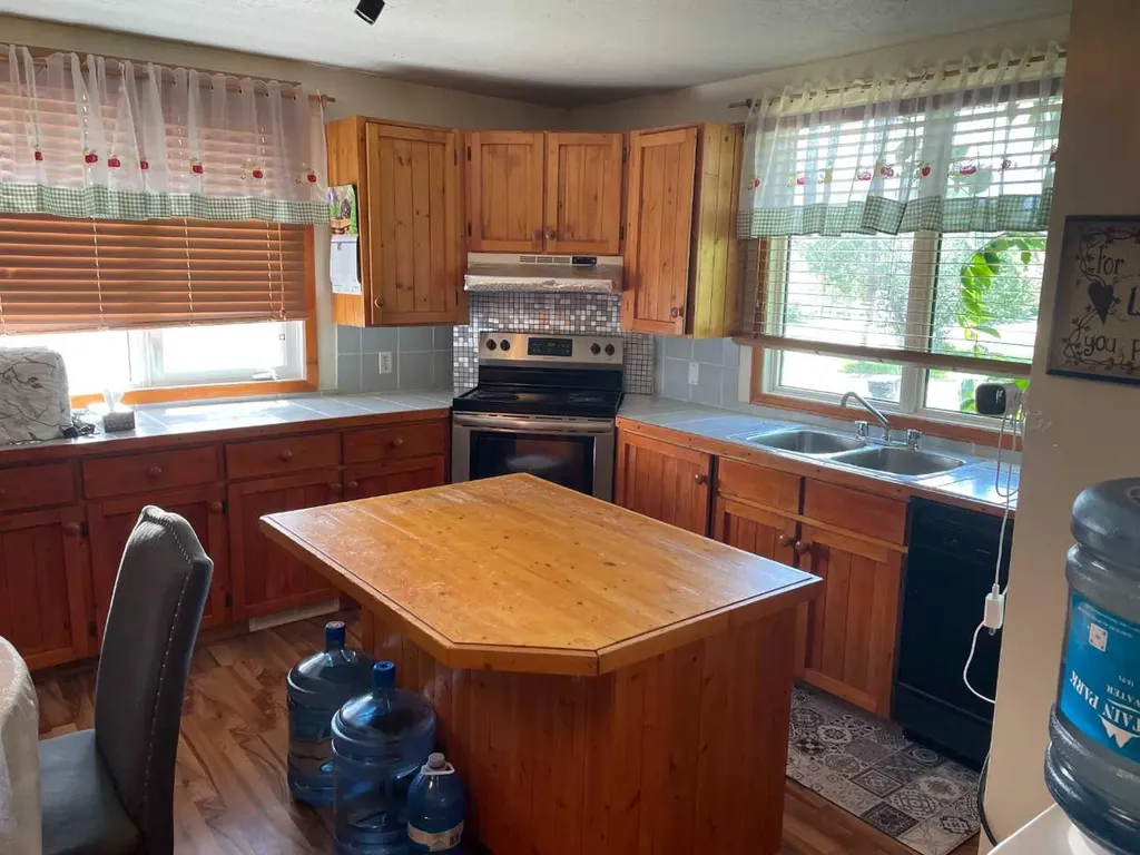 10705 111 Street Fairview AB T0H 1L0