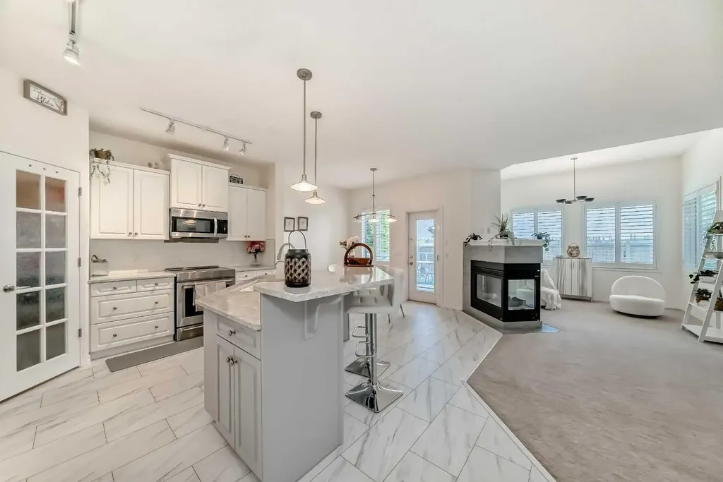 82 Mt Gibraltar Heights SE Calgary AB T2Z 3R3