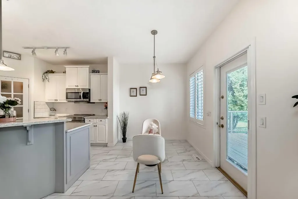 82 Mt Gibraltar Heights SE Calgary AB T2Z 3R3