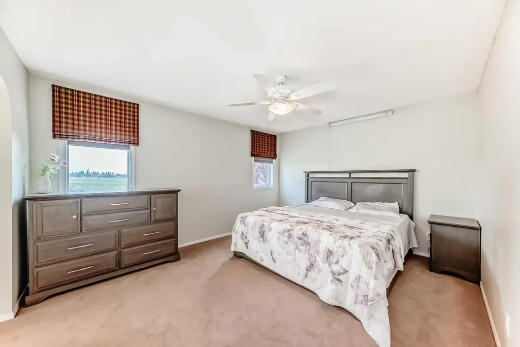 82 Mt Gibraltar Heights SE Calgary AB T2Z 3R3
