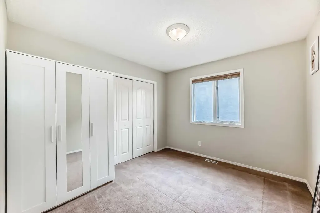 82 Mt Gibraltar Heights SE Calgary AB T2Z 3R3