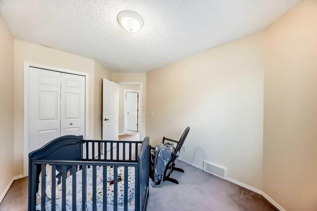 82 Mt Gibraltar Heights SE Calgary AB T2Z 3R3