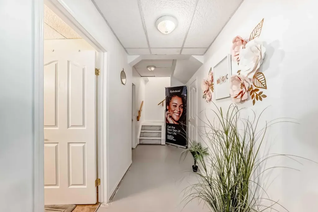 82 Mt Gibraltar Heights SE Calgary AB T2Z 3R3