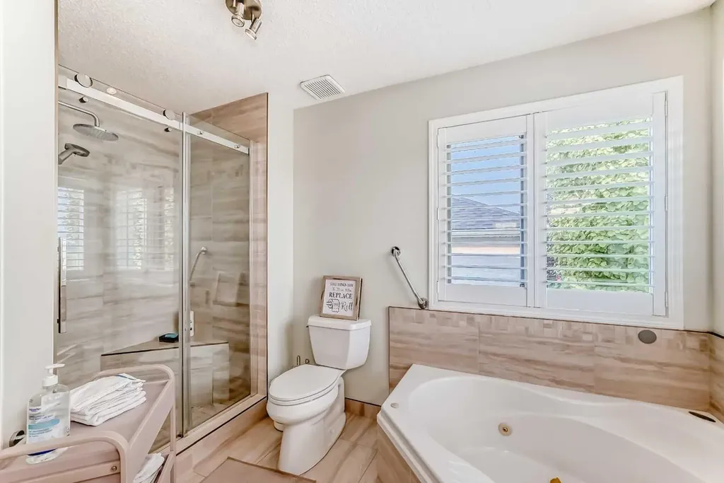 82 Mt Gibraltar Heights SE Calgary AB T2Z 3R3