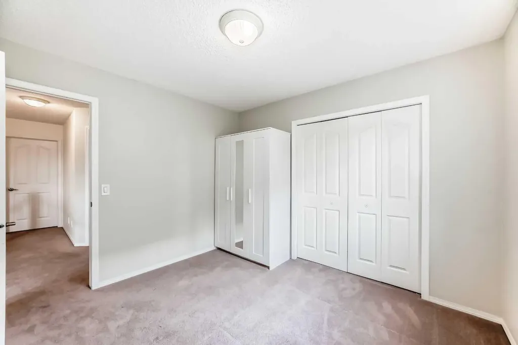 82 Mt Gibraltar Heights SE Calgary AB T2Z 3R3