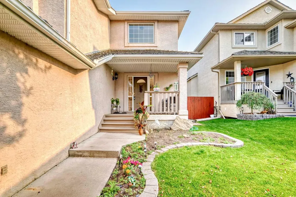 82 Mt Gibraltar Heights SE Calgary AB T2Z 3R3