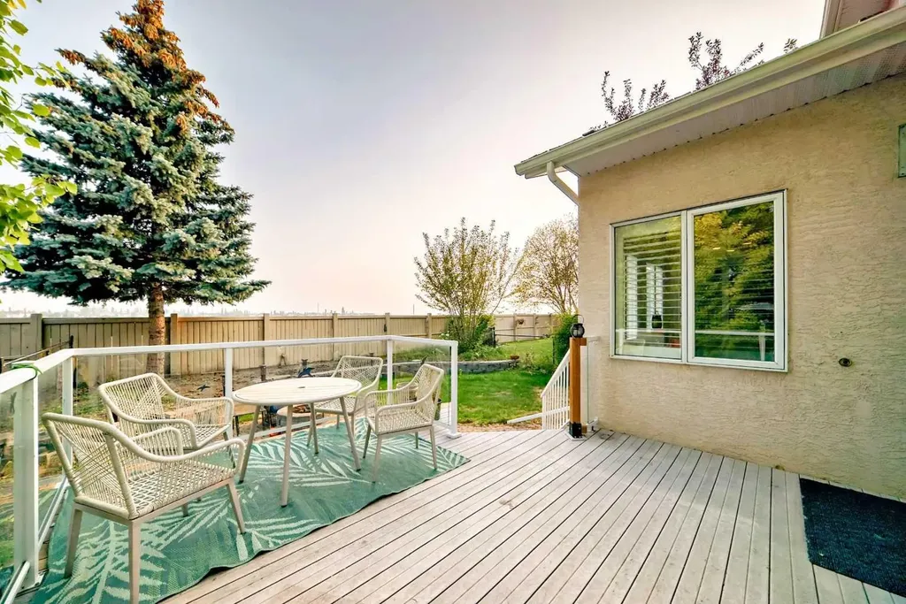 82 Mt Gibraltar Heights SE Calgary AB T2Z 3R3
