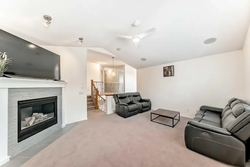 82 Mt Gibraltar Heights SE Calgary AB T2Z 3R3