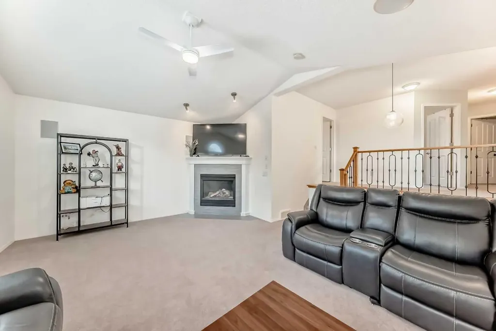 82 Mt Gibraltar Heights SE Calgary AB T2Z 3R3