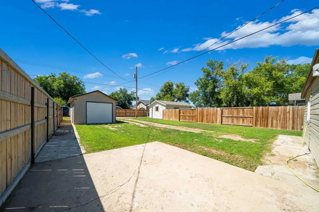 213 2 Street W Bow Island AB T0K 0G0
