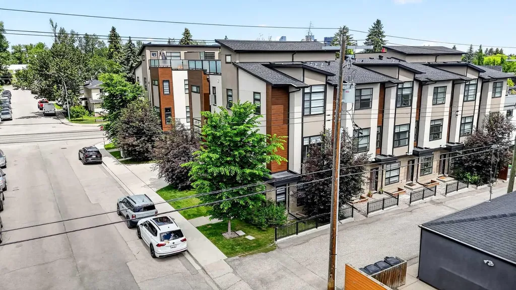 3414 15 Street SW Calgary AB T2T 5S9