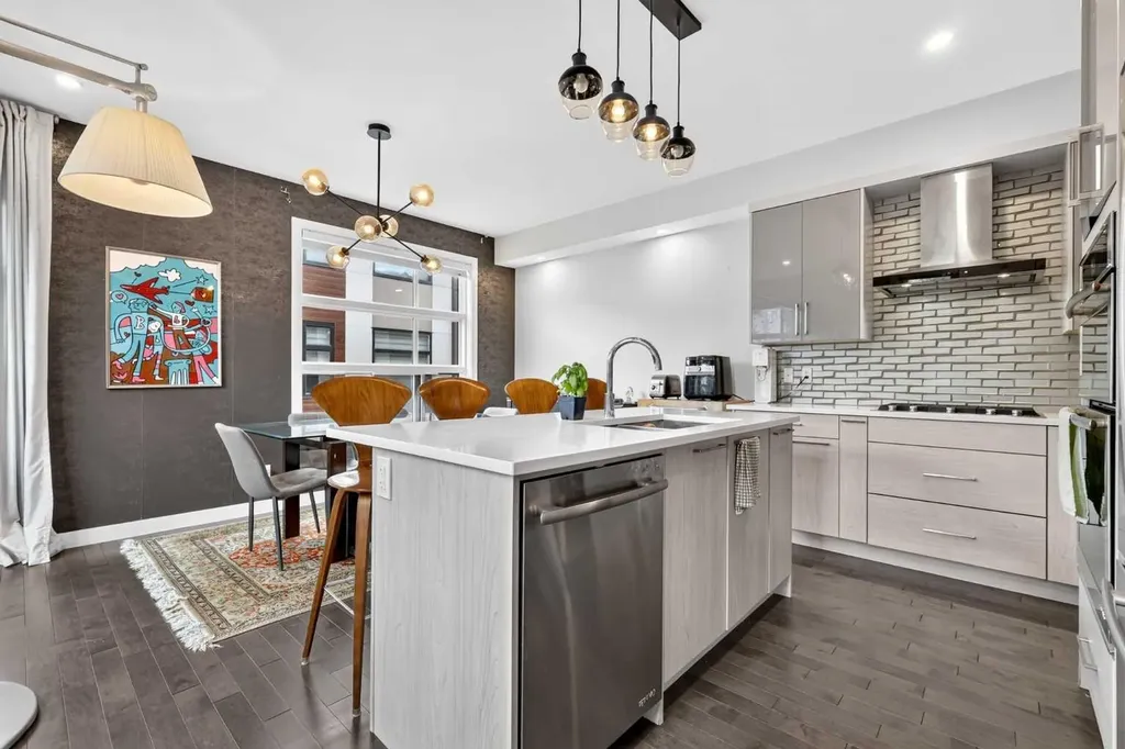 3414 15 Street SW Calgary AB T2T 5S9