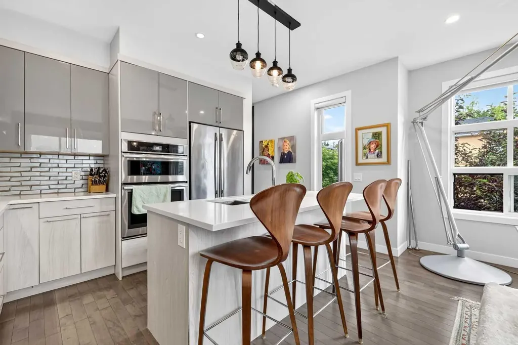 3414 15 Street SW Calgary AB T2T 5S9