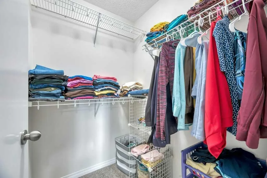 175 Prestwick Villas SE Calgary AB T2Z 4S3