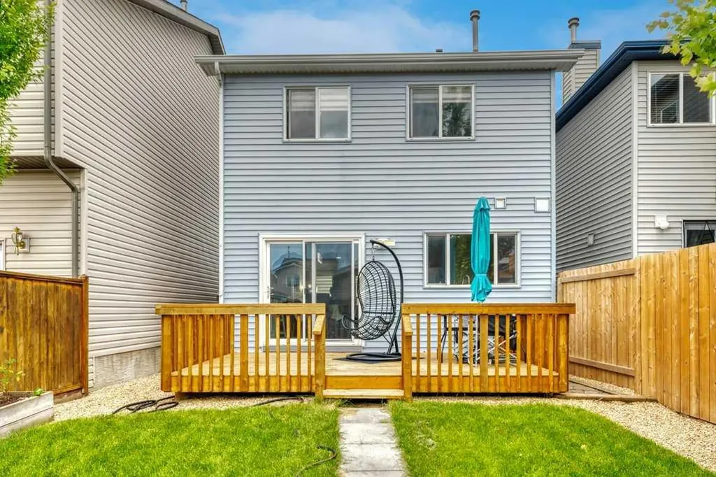 175 Prestwick Villas SE Calgary AB T2Z 4S3