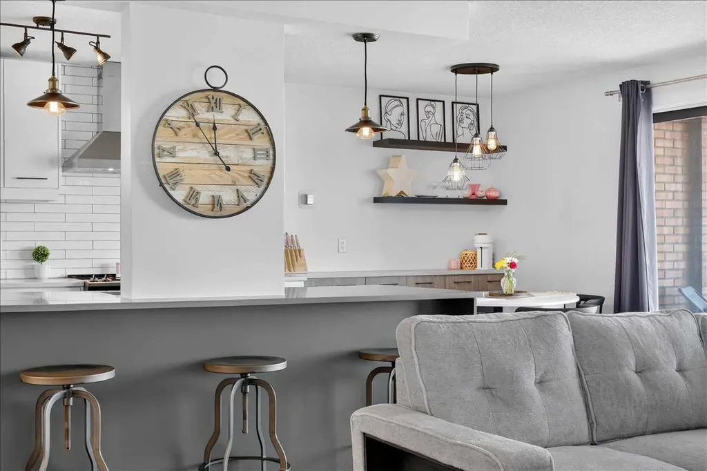 1330 15 Avenue SW Calgary AB T3C 3N7