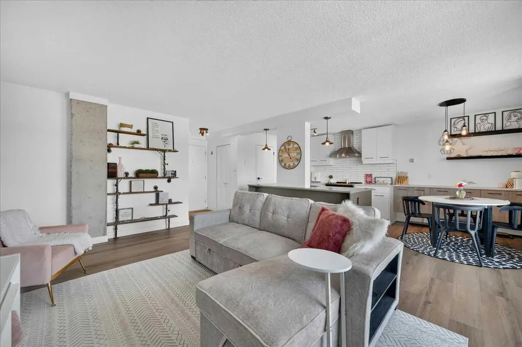 1330 15 Avenue SW Calgary AB T3C 3N7