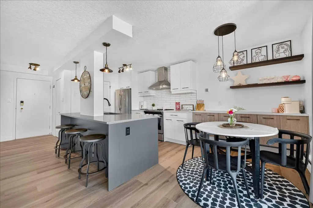 1330 15 Avenue SW Calgary AB T3C 3N7