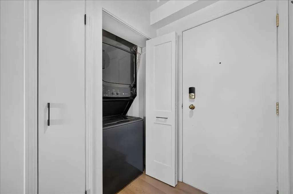 1330 15 Avenue SW Calgary AB T3C 3N7
