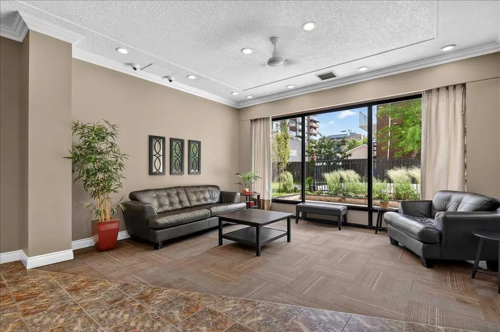 1330 15 Avenue SW Calgary AB T3C 3N7