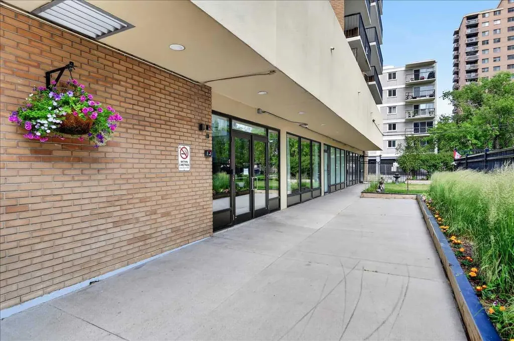 1330 15 Avenue SW Calgary AB T3C 3N7