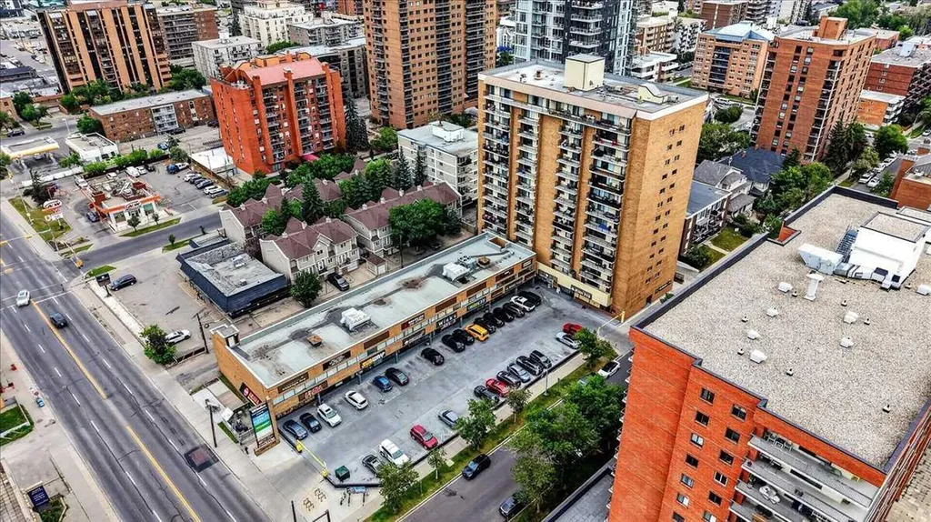 1330 15 Avenue SW Calgary AB T3C 3N7
