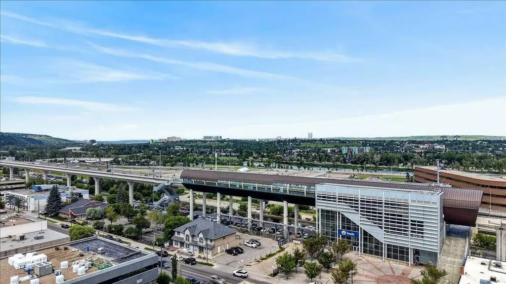 1330 15 Avenue SW Calgary AB T3C 3N7