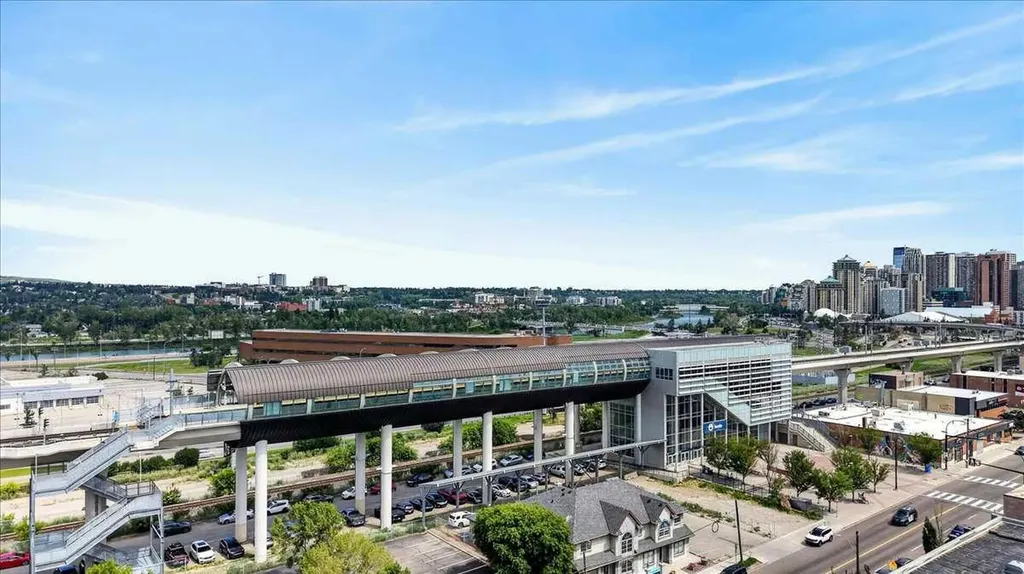 1330 15 Avenue SW Calgary AB T3C 3N7