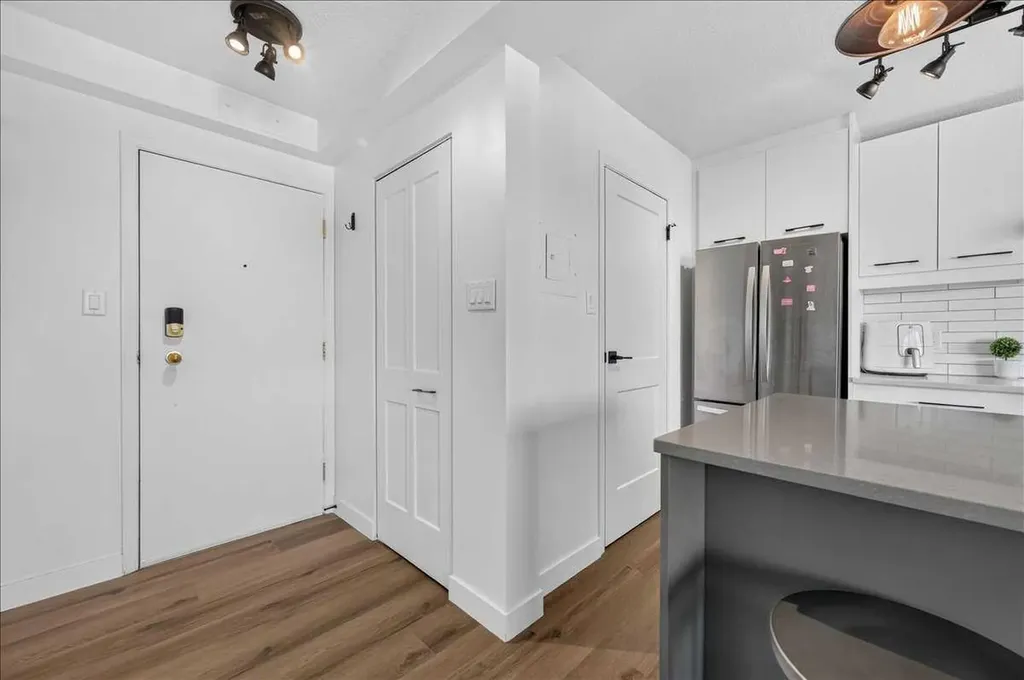 1330 15 Avenue SW Calgary AB T3C 3N7