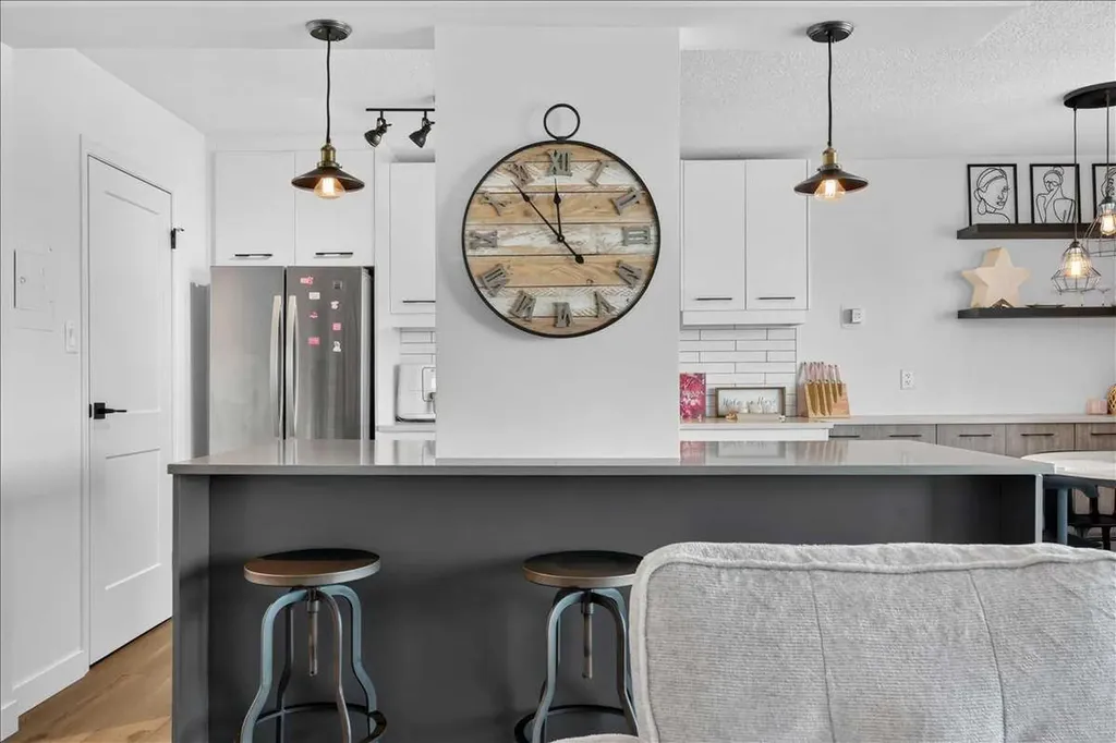 1330 15 Avenue SW Calgary AB T3C 3N7
