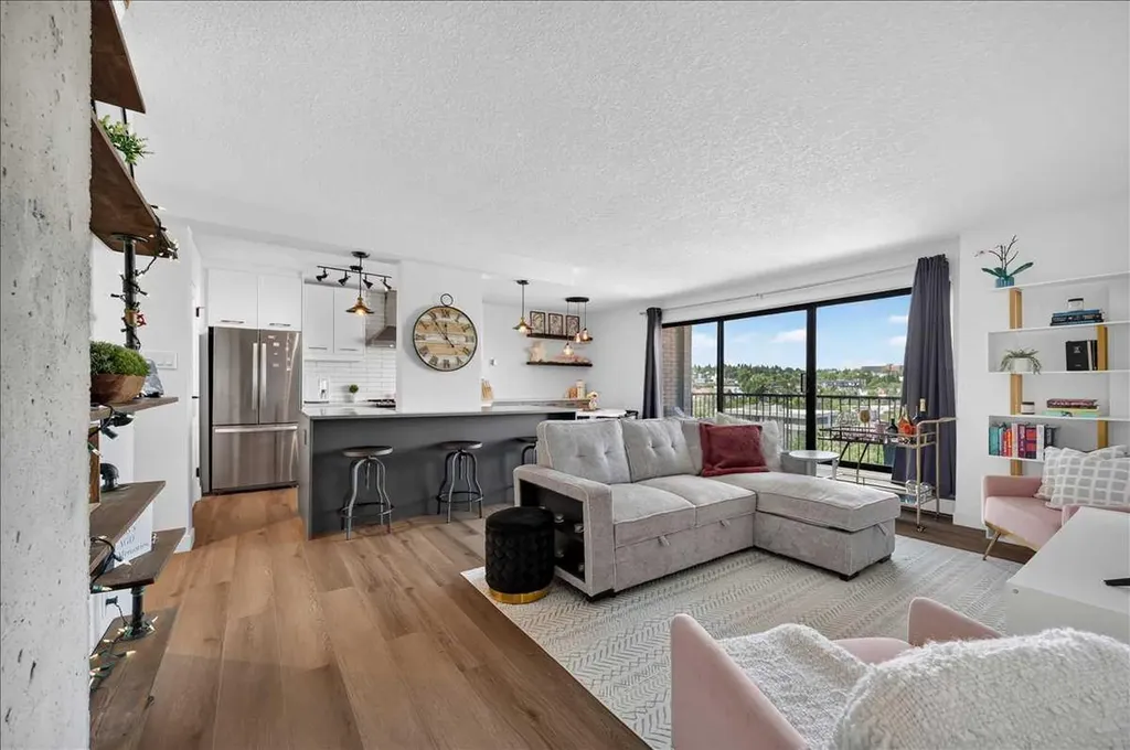 1330 15 Avenue SW Calgary AB T3C 3N7