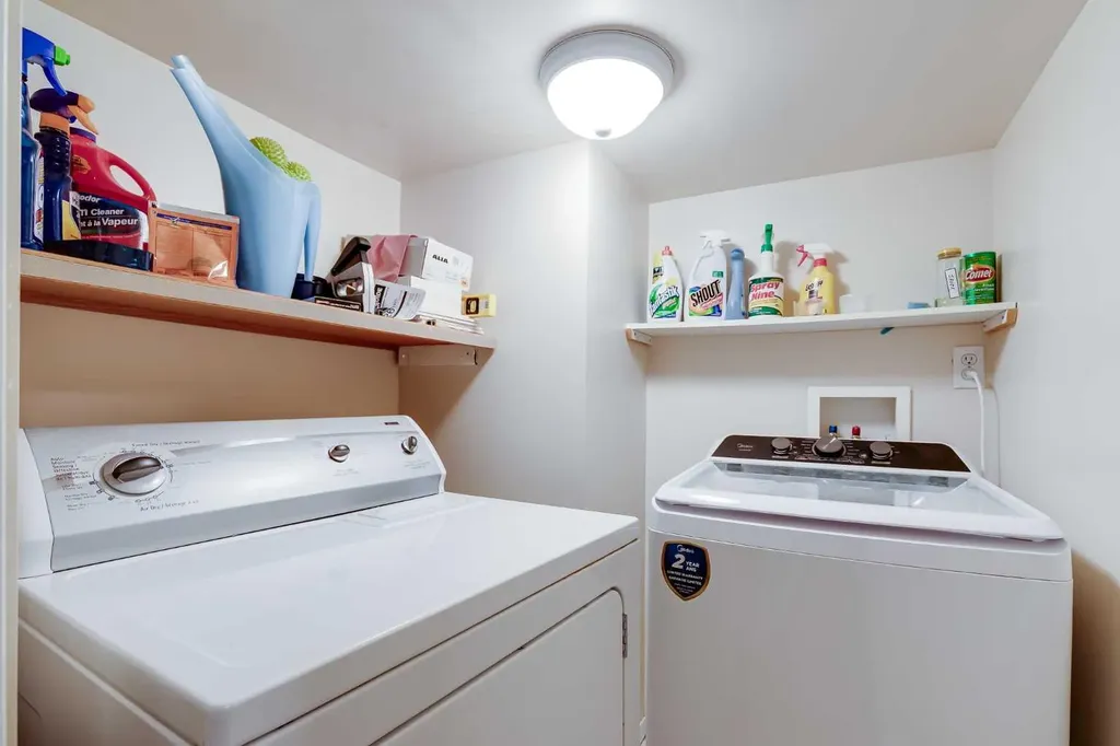 2217/2219 33 Street SW Calgary AB T3E 2S9