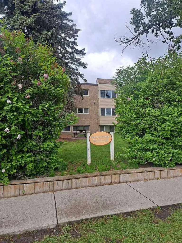 8235 Elbow Drive SW Calgary AB T2V 1K6