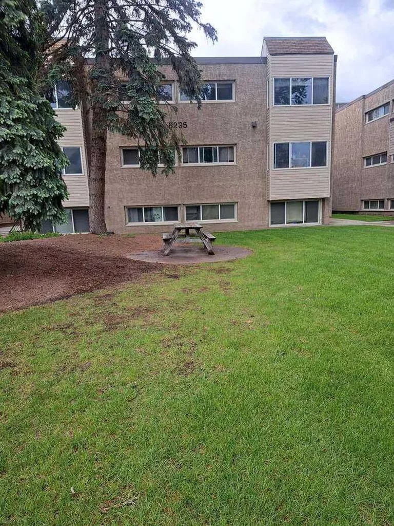 8235 Elbow Drive SW Calgary AB T2V 1K6