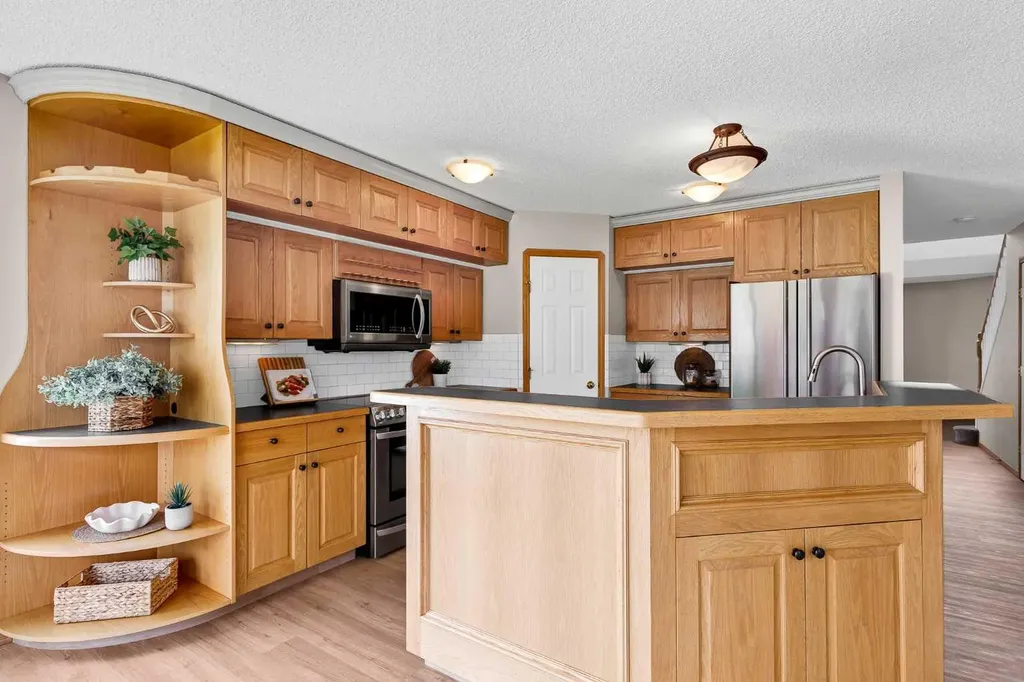 249 Scotia Point NW Calgary AB T3L 2B1