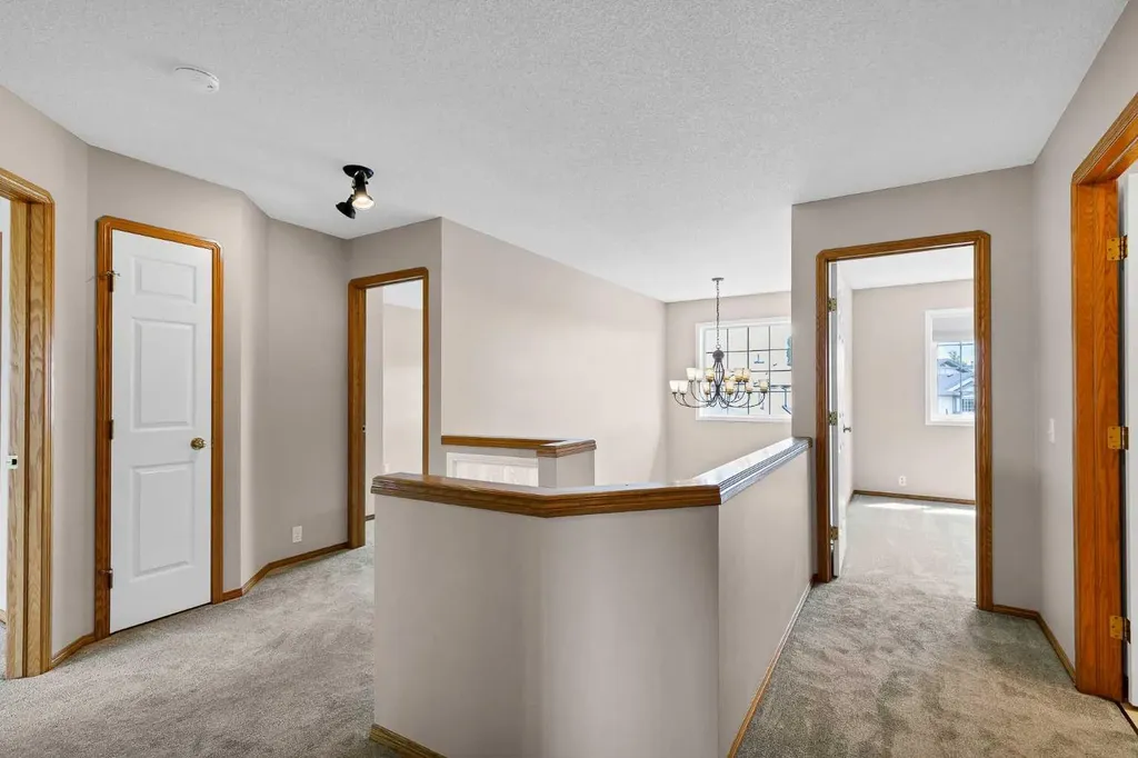 249 Scotia Point NW Calgary AB T3L 2B1