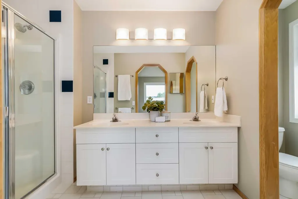 249 Scotia Point NW Calgary AB T3L 2B1