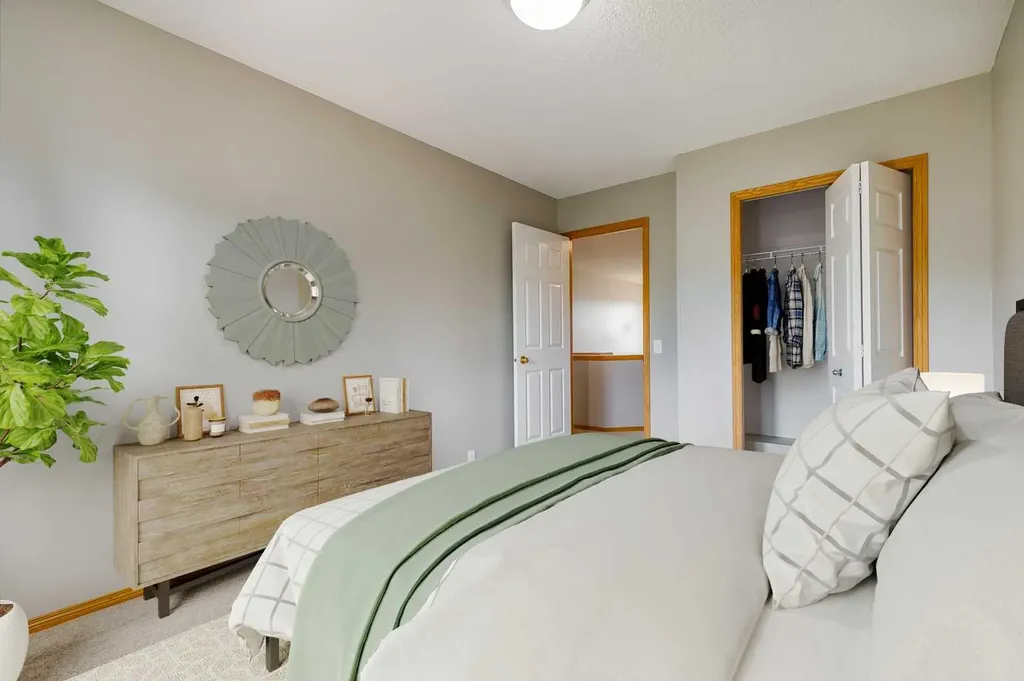 249 Scotia Point NW Calgary AB T3L 2B1