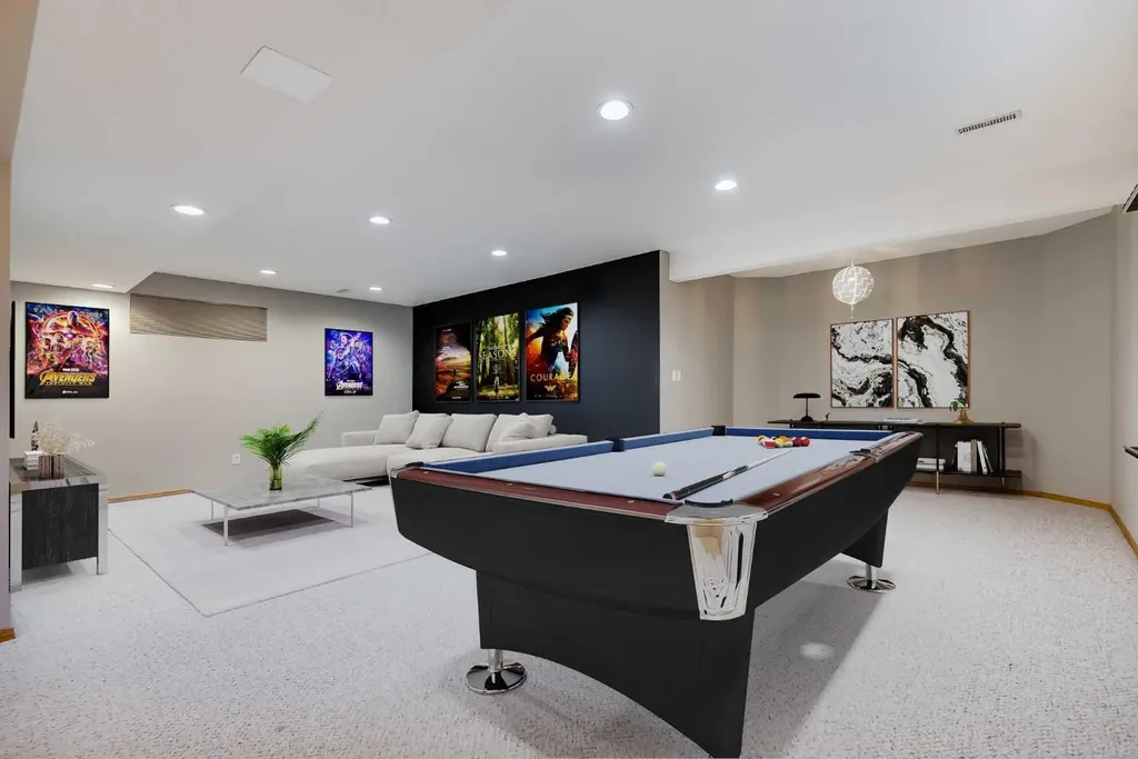 249 Scotia Point NW Calgary AB T3L 2B1