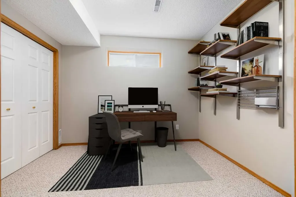 249 Scotia Point NW Calgary AB T3L 2B1