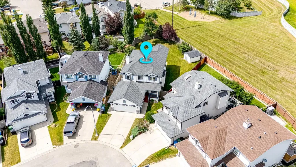 249 Scotia Point NW Calgary AB T3L 2B1