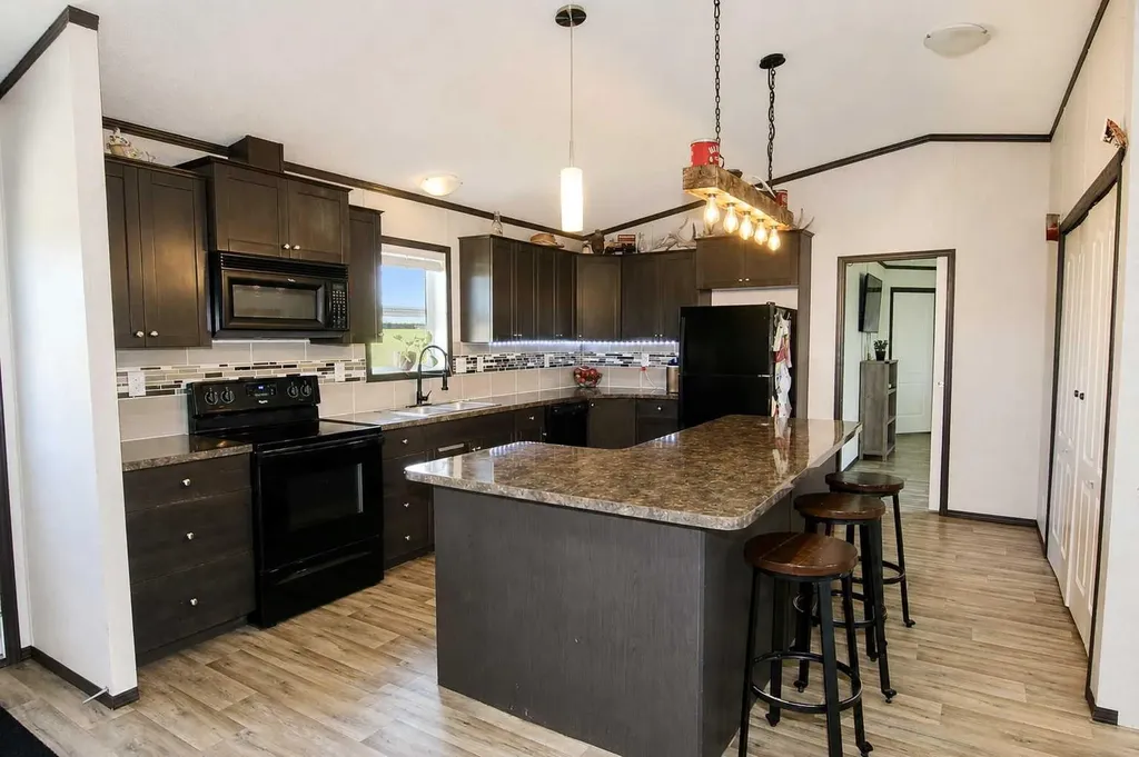 38332 Rr 12 Rural Red Deer County AB T4E 1B6