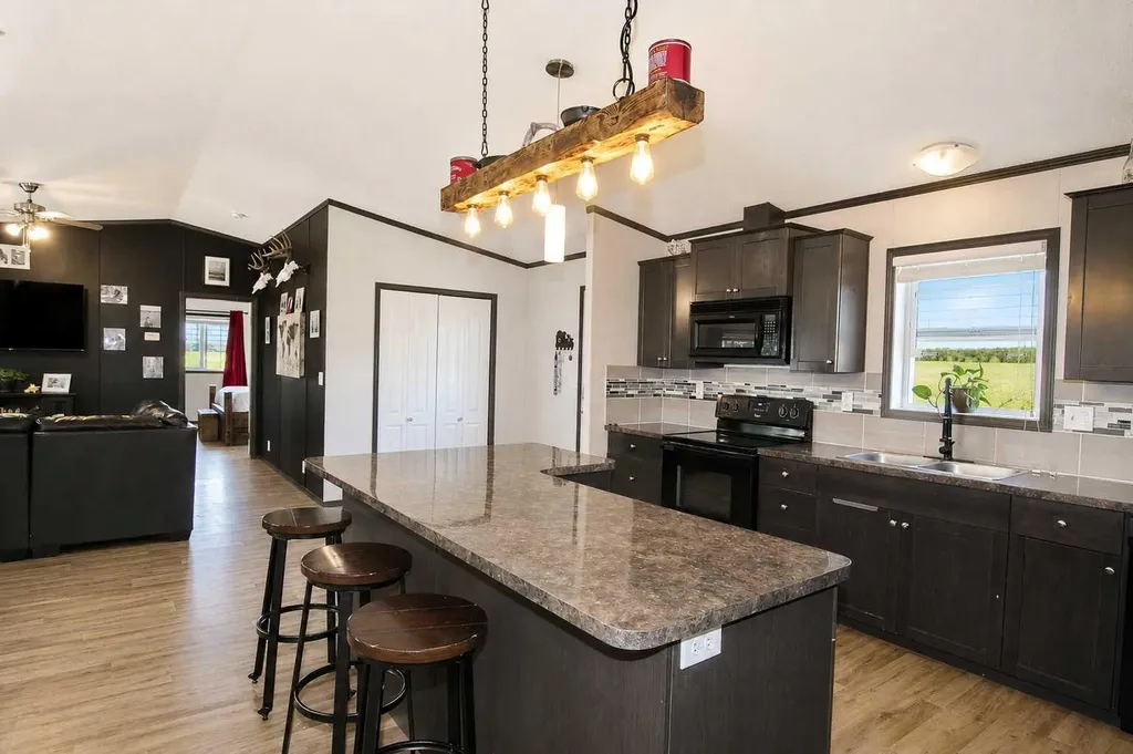 38332 Rr 12 Rural Red Deer County AB T4E 1B6