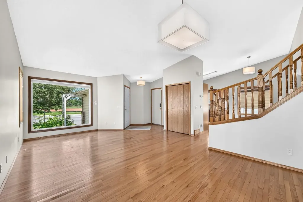 192 Riverbend Drive SE Calgary AB T2C3X8