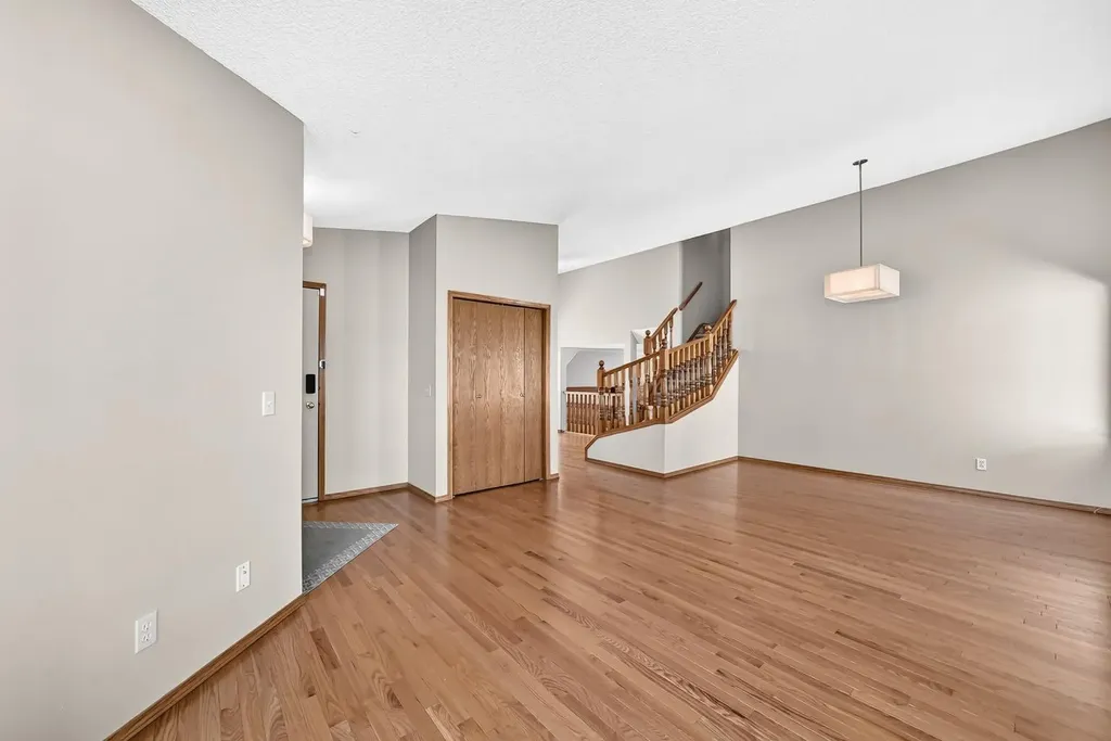 192 Riverbend Drive SE Calgary AB T2C3X8